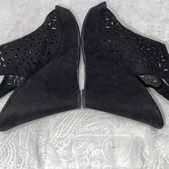 Chinese Laundry Z Midnight Dance Wedge Like New (Worn Once @ Sit-Down Event) - Picture 6 of 11